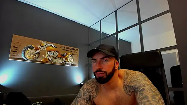 Snapshot of AronGrant chatting on 01-10-25, 12:04 AronGrant online show from 01-10-25, 12:04
