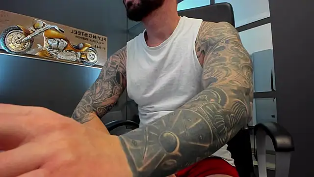 Snapshot of AronGrant chatting on 02-17-25, 12:27 AronGrant online show from 02-17-25, 12:27