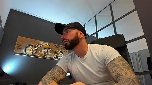 Snapshot of AronGrant chatting on 02-26-25, 08:48 AronGrant online show from 02-26-25, 08:48