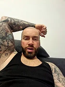 Snapshot of AronGrant chatting on 03-02-25, 03:27 AronGrant online show from 03-02-25, 03:27