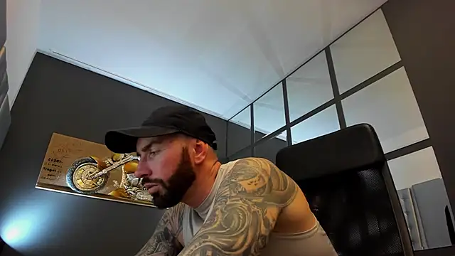 Snapshot of AronGrant chatting on 03-14-25, 11:34 AronGrant online show from 03-14-25, 11:34