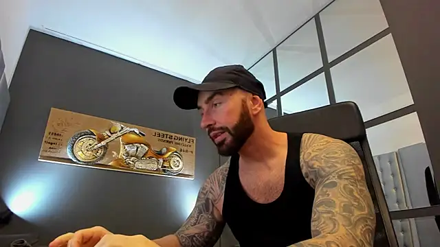 Snapshot of AronGrant chatting on 03-16-25, 08:54 AronGrant online show from 03-16-25, 08:54