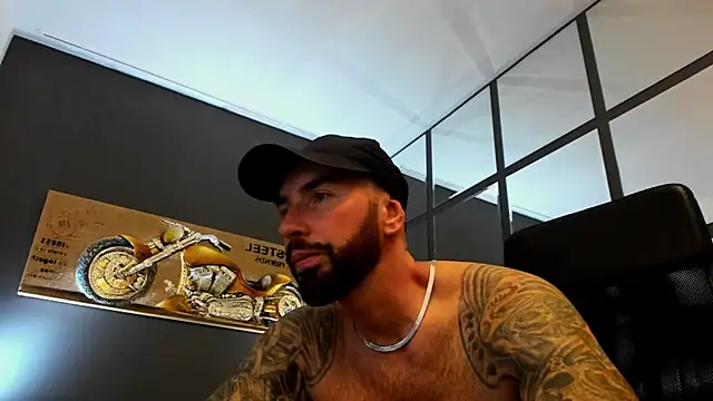 Snapshot of AronGrant chatting on 09-12-25, 08:58 AronGrant online show from 09-12-25, 08:58