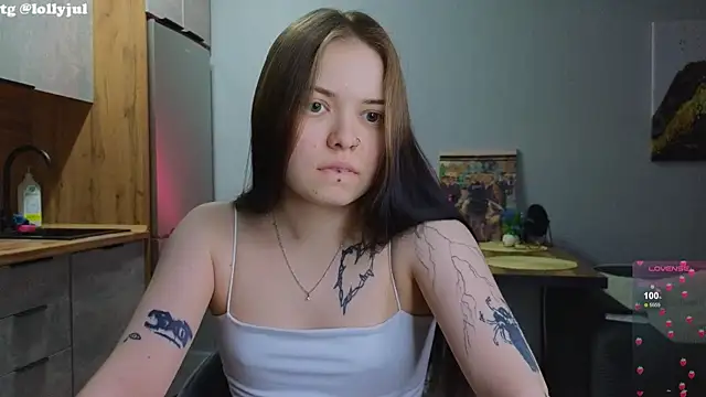 Snapshot of doll_lol_ chatting on 03-07-25, 02:36 doll lol  online show from 03-07-25, 02:36