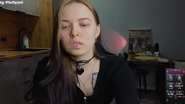 Snapshot of doll_lol_ chatting on 03-16-25, 02:32 doll lol  online show from 03-16-25, 02:32