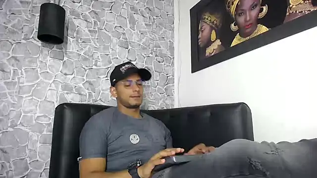 Chris Dick23 online show from 07-30-26, 04:44
