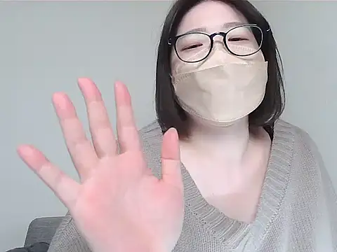  NOA-chan  online show from 12-20-25, 03:19