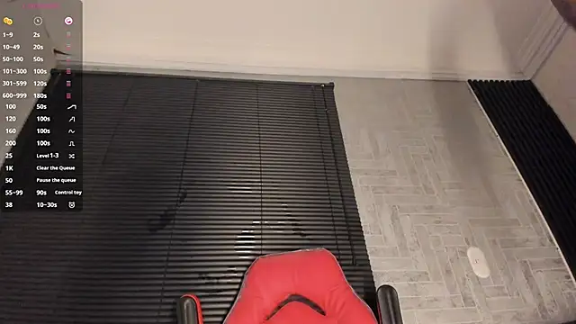 Snapshot of Lil_Curved chatting on 11-07-25, 11:54 Lil Curved online show from 11-07-25, 11:54