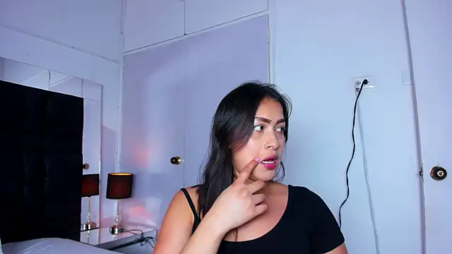 Miaa Garcia online show from 03-17-25, 09:02