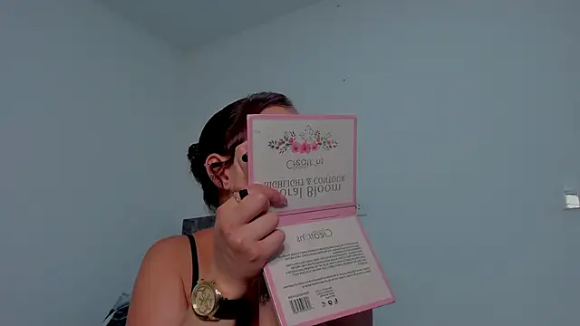 Miaa Garcia online show from 10-23-25, 10:08