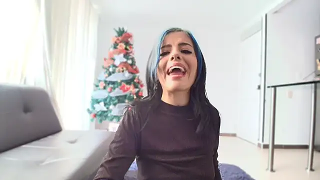 Alicia Ortiiz online show from 12-17-25, 04:46