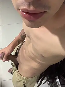 Snapshot of JovenDesobediente chatting on 09-12-25, 04:56 JovenDesobediente online show from 09-12-25, 04:56