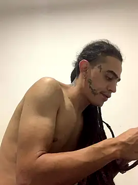 Snapshot of JovenDesobediente chatting on 10-04-25, 05:16 JovenDesobediente online show from 10-04-25, 05:16