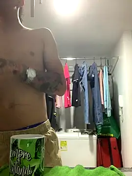 Snapshot of JovenDesobediente chatting on 10-07-25, 03:25 JovenDesobediente online show from 10-07-25, 03:25