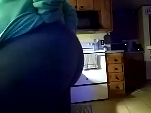 Snapshot of missthickness35_Pika chatting on 02-20-25, 05:44 missthickness35 Pika online show from 02-20-25, 05:44