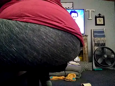 Snapshot of missthickness35_Pika chatting on 10-22-25, 07:30 missthickness35 Pika online show from 10-22-25, 07:30