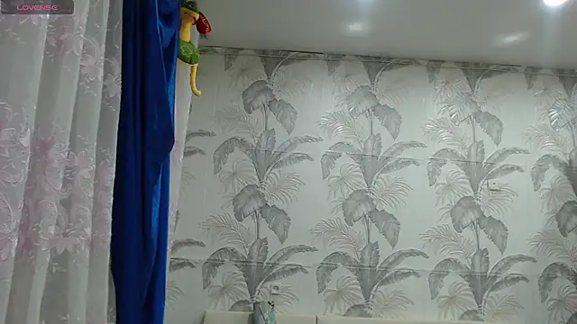 CamDiva113 online show from 12-05-25, 11:52