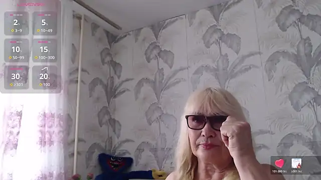 CamDiva113 online show from 05-26-26, 12:45