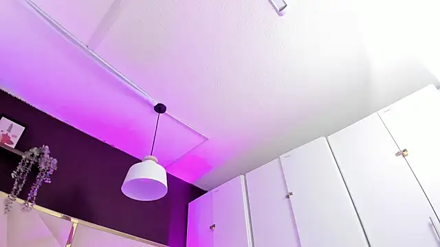 April bowie online show from 02-17-26, 11:18