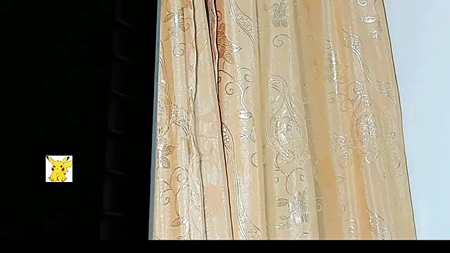 Snapshot of honey_skin chatting on 12-23-24, 04:22 honey skin online show from 12-23-24, 04:22