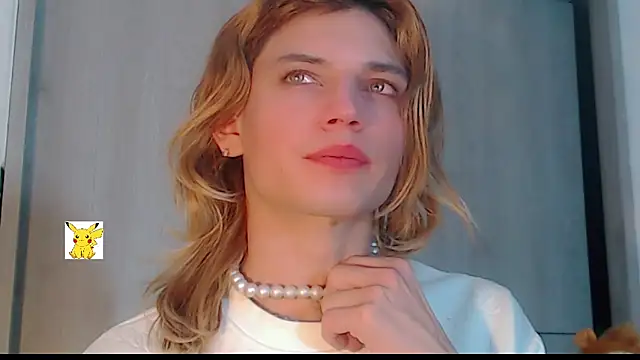 Snapshot of honey_skin chatting on 02-24-25, 07:22 honey skin online show from 02-24-25, 07:22