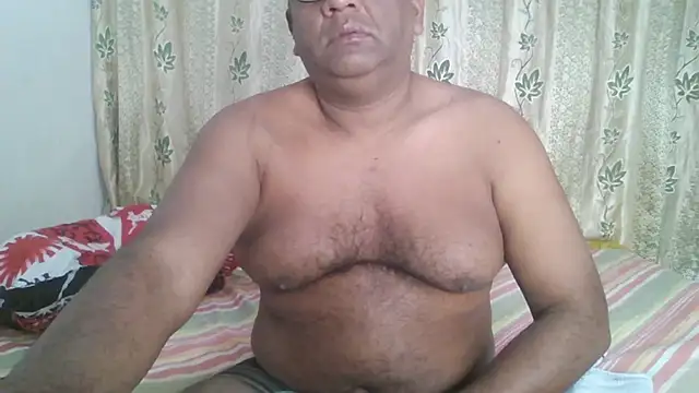 Snapshot of Beargryzzly chatting on 01-22-25, 11:56 Beargryzzly online show from 01-22-25, 11:56