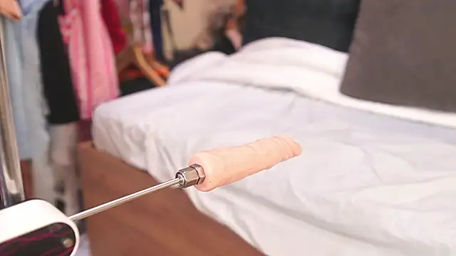 katlyn martins online show from 10-12-25, 01:54