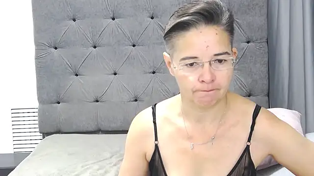 Snapshot of StaceyDarling chatting on 11-07-25, 06:46 StaceyDarling online show from 11-07-25, 06:46