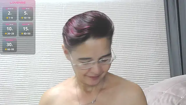 Snapshot of StaceyDarling chatting on 11-29-25, 06:44 StaceyDarling online show from 11-29-25, 06:44