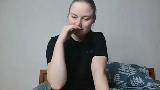 ElenaMaeer online show from 01-10-25, 05:47