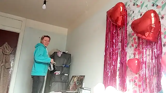 ElenaMaeer online show from 02-11-26, 08:41