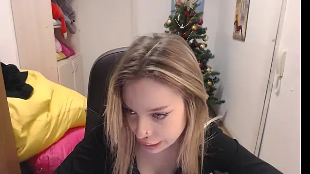 HeyDoraa online show from 01-10-25, 04:51