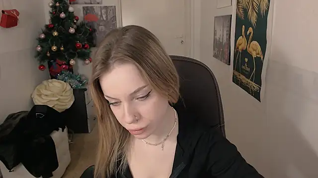 HeyDoraa online show from 01-19-25, 06:32