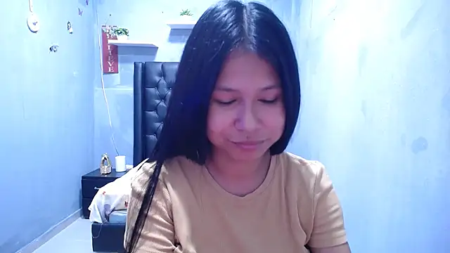 Snapshot of Letty_Plugxo chatting on 05-11-26, 02:45 Letty Plugxo online show from 05-11-26, 02:45