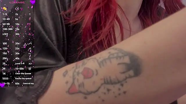 ScarletGV online show from 03-08-25, 10:43