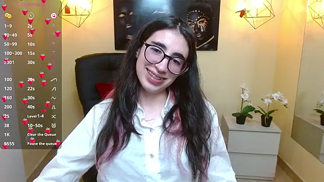 Snapshot of LenaRoses chatting on 01-09-25, 08:22 LenaRoses online show from 01-09-25, 08:22