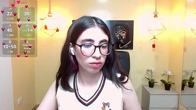 Snapshot of LenaRoses chatting on 03-01-25, 11:47 LenaRoses online show from 03-01-25, 11:47