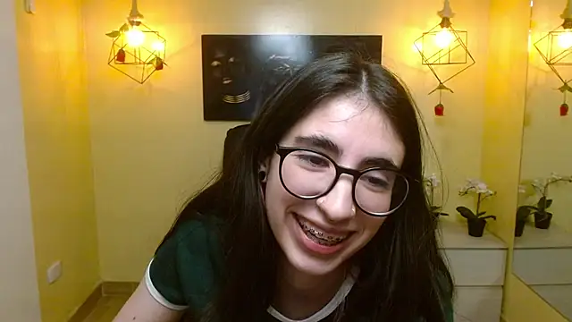 Snapshot of LenaRoses chatting on 03-05-25, 12:38 LenaRoses online show from 03-05-25, 12:38