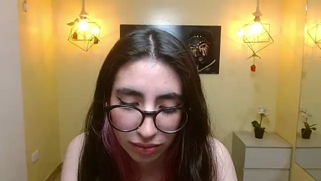 Snapshot of LenaRoses chatting on 03-22-25, 10:37 LenaRoses online show from 03-22-25, 10:37