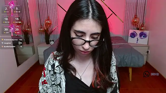 Snapshot of LenaRoses chatting on 05-27-26, 01:57 LenaRoses online show from 05-27-26, 01:57