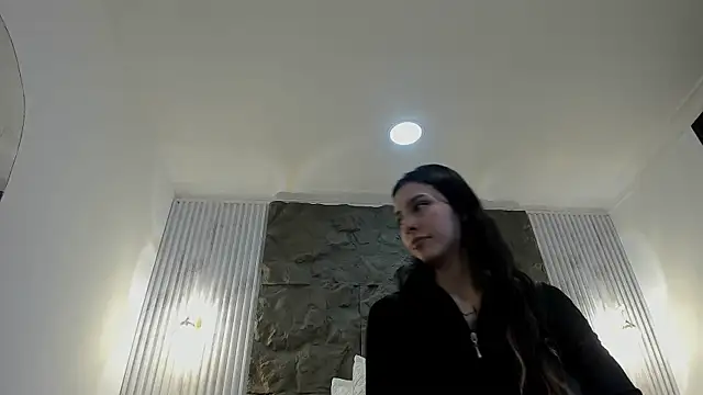 Snapshot of alice_greco chatting on 03-27-26, 01:11 alice greco online show from 03-27-26, 01:11