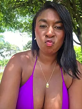 HanaThompson online show from 06-18-26, 06:01