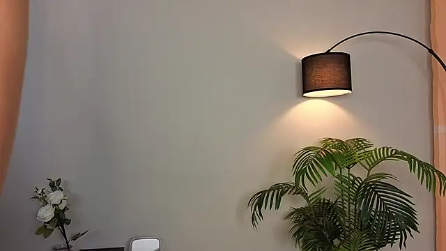 Naomi Girly online show from 10-04-25, 04:10