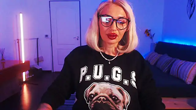 Snapshot of beauty_chl0e chatting on 12-14-24, 07:36 beauty chl0e online show from 12-14-24, 07:36