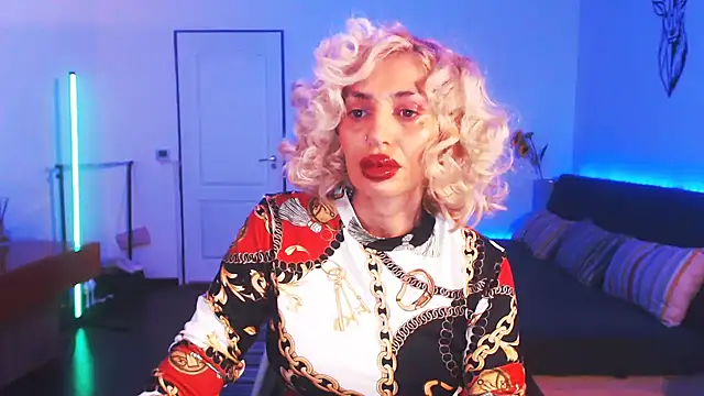 Snapshot of beauty_chl0e chatting on 12-26-24, 08:11 beauty chl0e online show from 12-26-24, 08:11