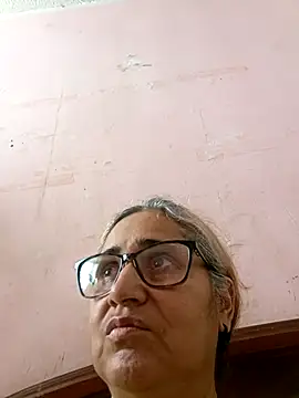  candi online show from 10-10-25, 05:12