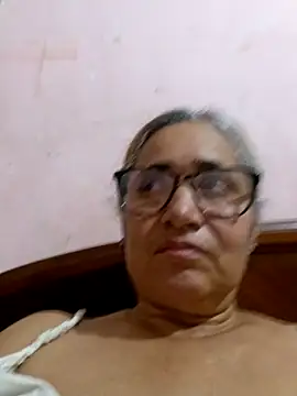  candi online show from 10-31-25, 04:35