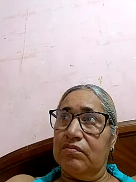  candi online show from 11-17-25, 02:39