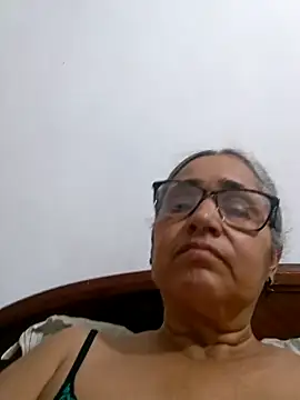 Snapshot of _candi chatting on 05-11-26, 06:41 candi online show from 05-11-26, 06:41