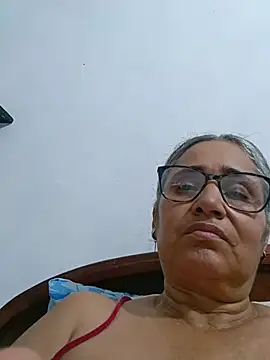 Snapshot of _candi chatting on 05-31-26, 02:53 candi online show from 05-31-26, 02:53